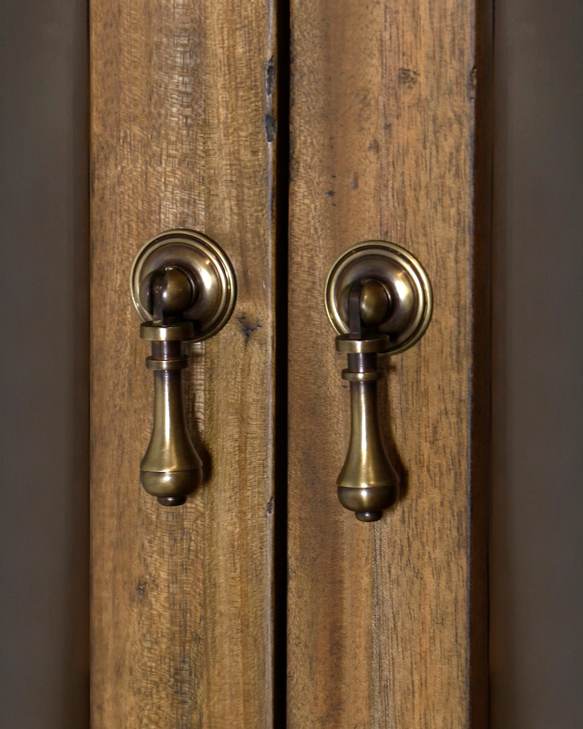 Annette Turned Leg Cabinet - Image 3