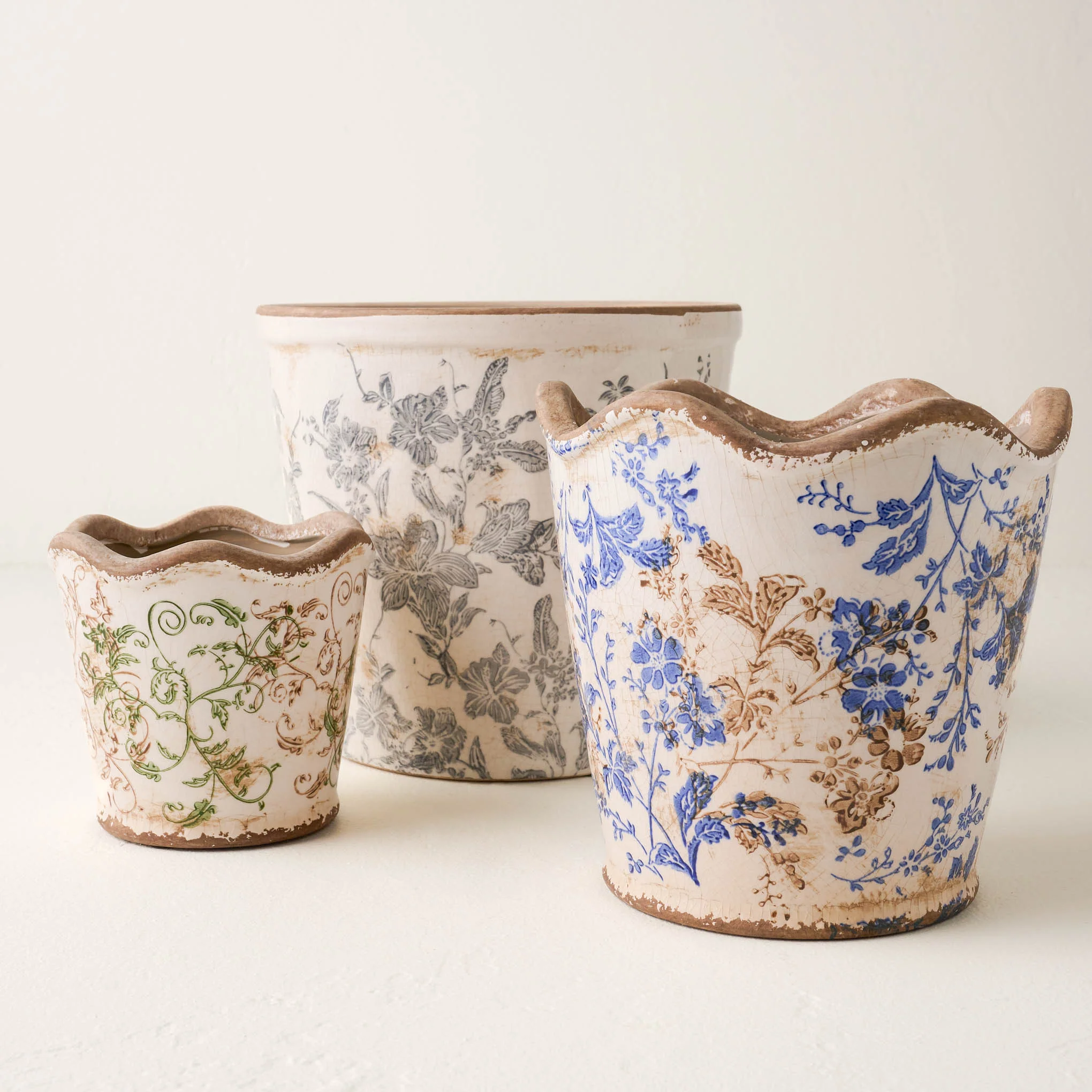 Blue Scalloped Distressed Planter - Image 4