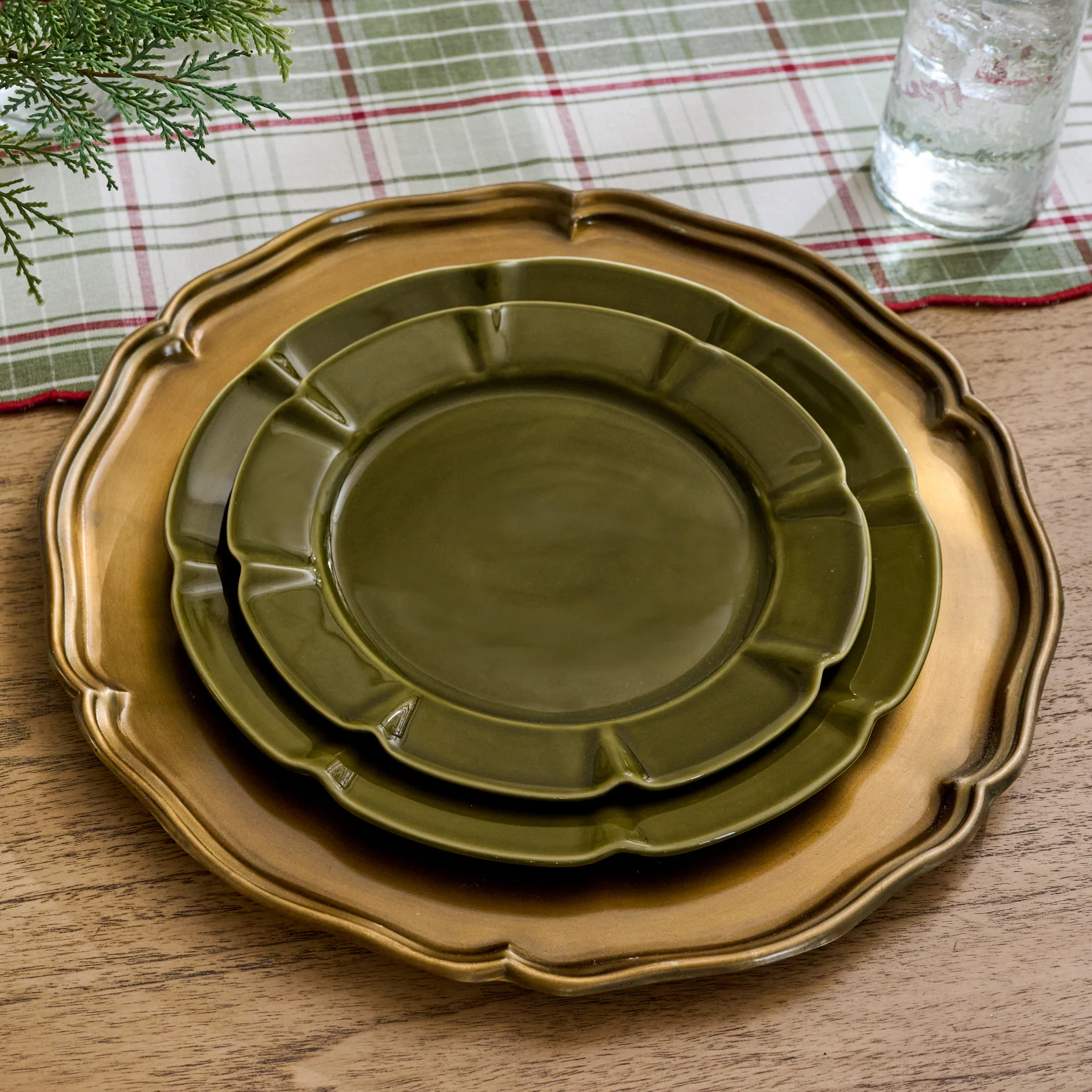 Fern Green Luna Scalloped Plate - Image 5