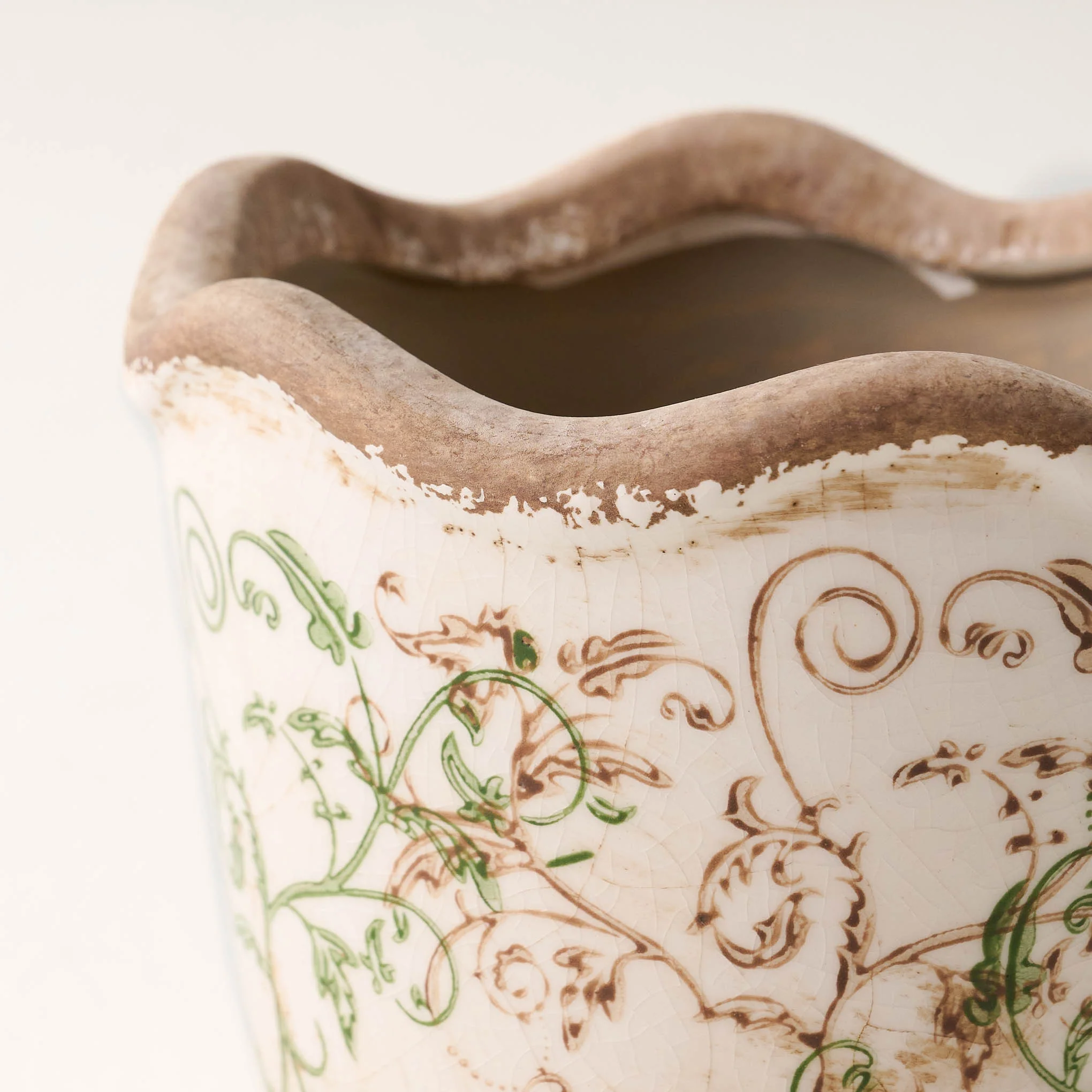 Green Scalloped Distressed Planter - Image 5