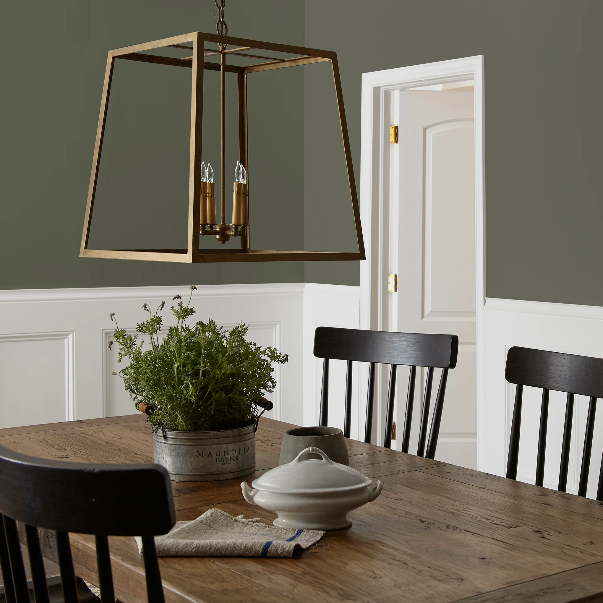 Step Stool Green -  Classic Interior Paint - Image 5