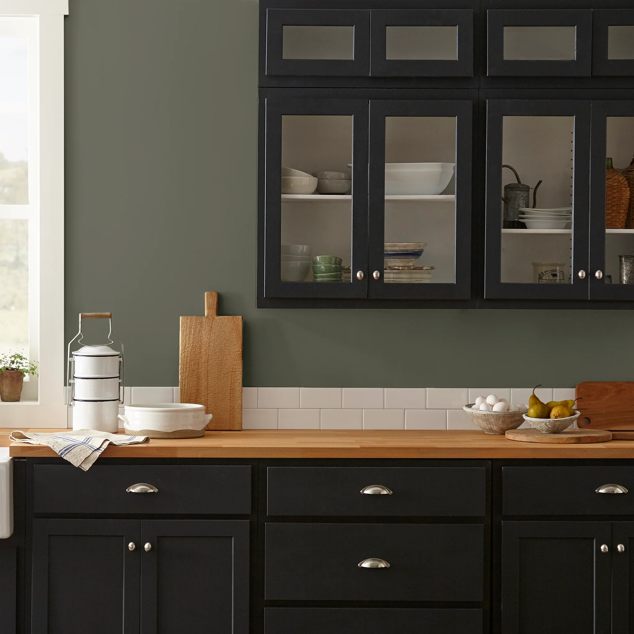 Step Stool Green -  Classic Interior Paint - Image 7